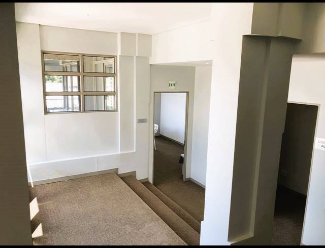 433M² OFFICE TO LET IN WOODSTOCK